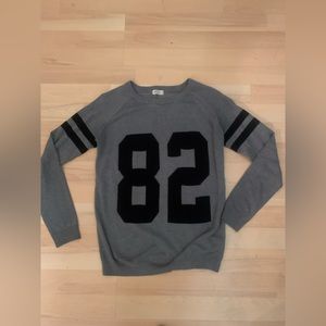 Ladies crewneck top